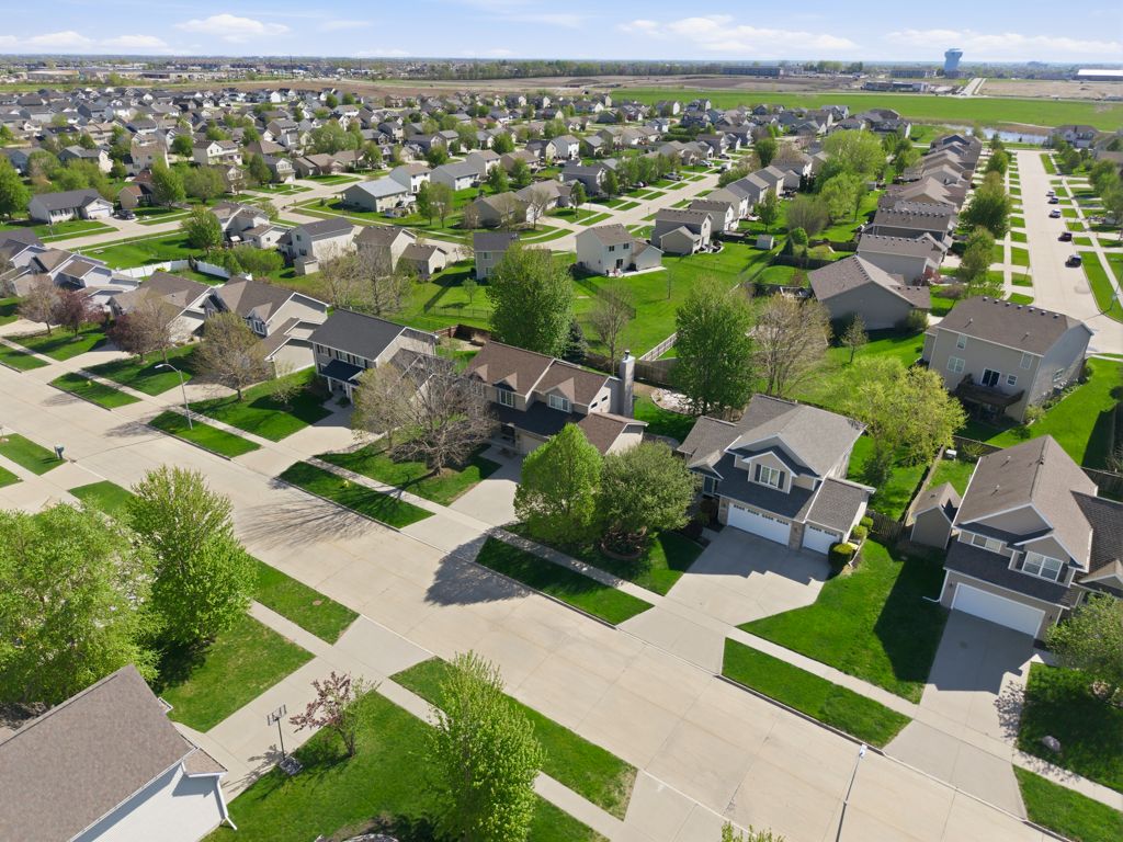 Listing Photo: 1935 SE Prairie Creek Dr, Waukee, IA 50263-39